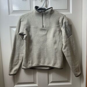 Arc’teryx women’s fleece quarter zip size extra small